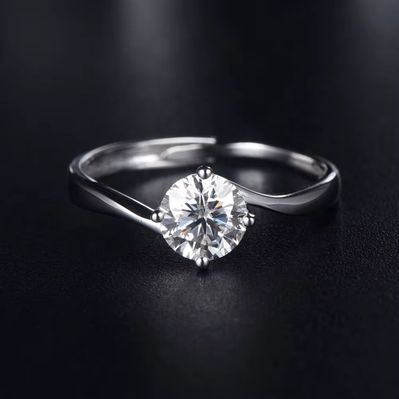 ***Moissanite Ring 1ct / 2ct D Color VVS1Sterling SilverPlatinum Plated